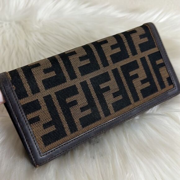 💯Authentic Fendi Long Wallet 🍀 - Picture 14 of 16
